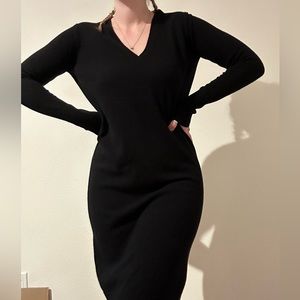 EVERLANE Cashmere V-Neck Midi Dress